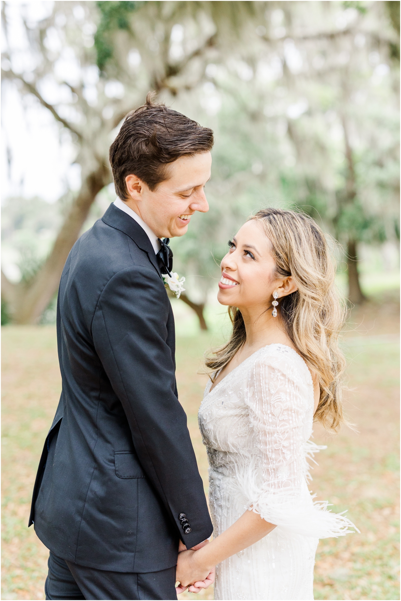 Bride & Groom with Spanish moss at the Beaufort Inn Beaufort, SC