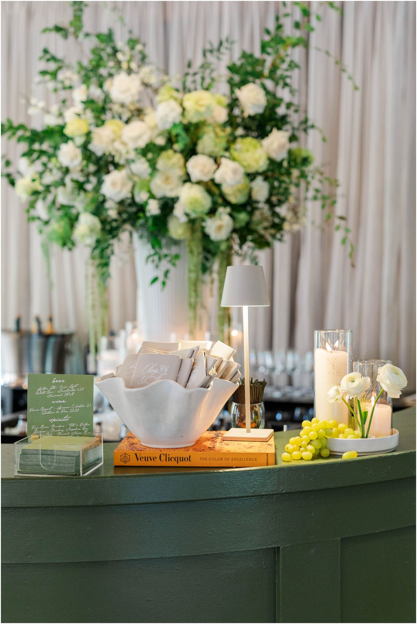 A styled green bar at a Huguenot loft wedding reception 